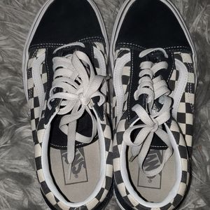 Black and white checkered old skool Van's